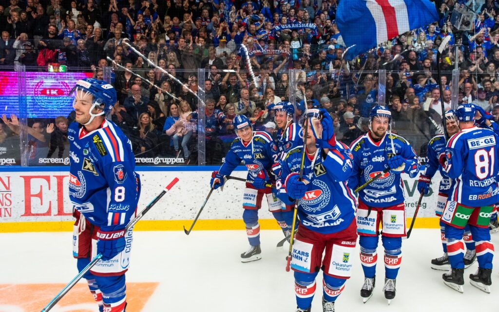 Glada hockeyspelare i IK Oskarshamn