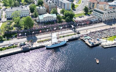 Flygfoto över Oskarshamns hamn taget under invigningen av O-Ringen Smålandskusten 2024